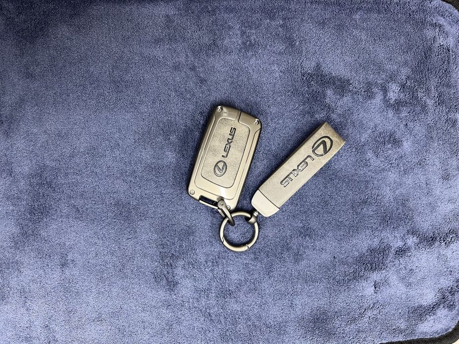 Чехол на смарт ключ Lexus / Астана