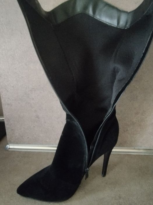 Чисто нови официални ботуши