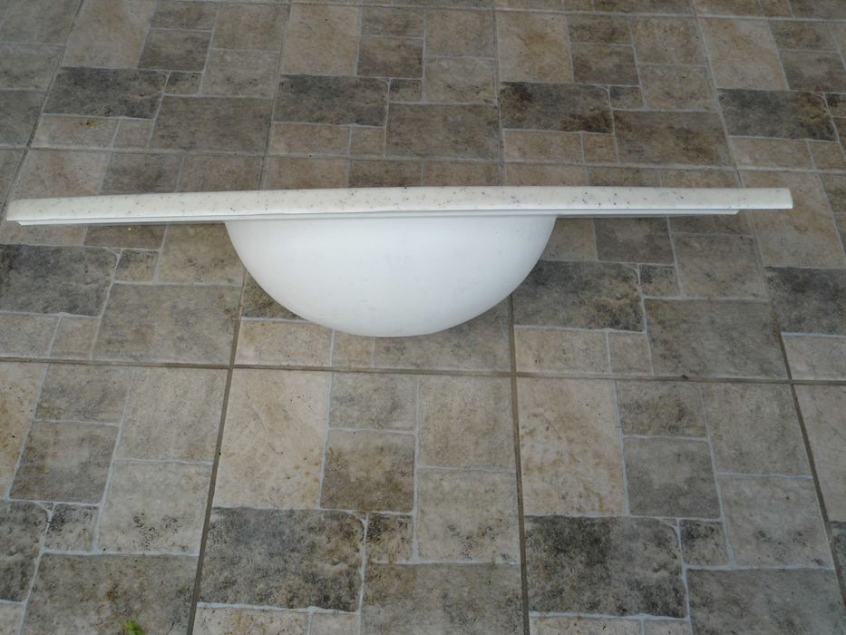 Мивка за баня от технически камък