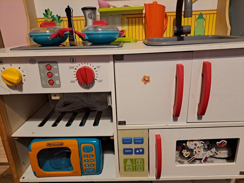 Детска дървена кухня