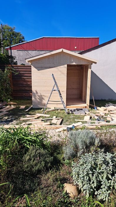 Vând  și facem  casute de depozitare