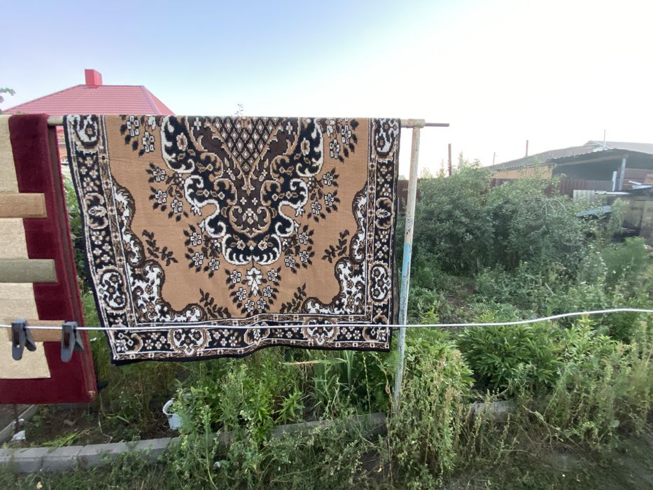 Продам ковёр 1,4*2,0 б/у