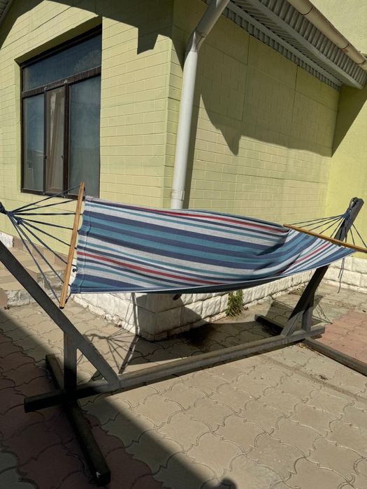 Гамак для отдыха на металлическом каркасе