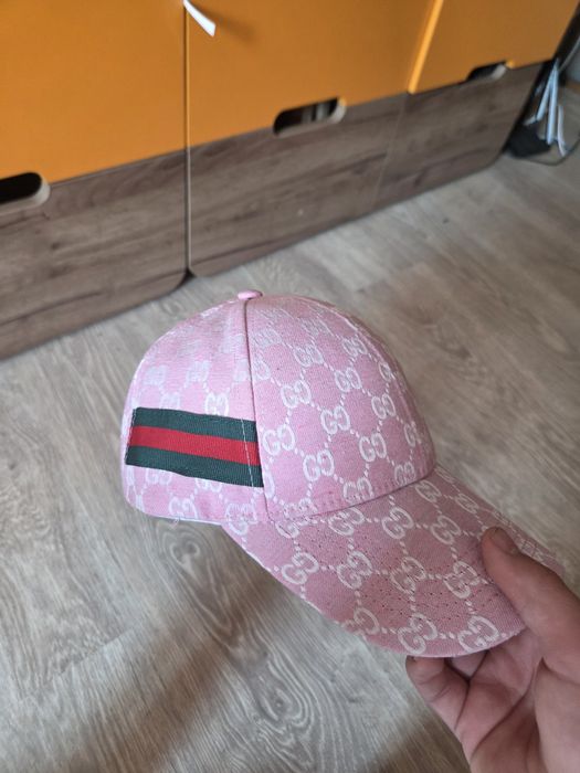 Продавам шапки GUCCI