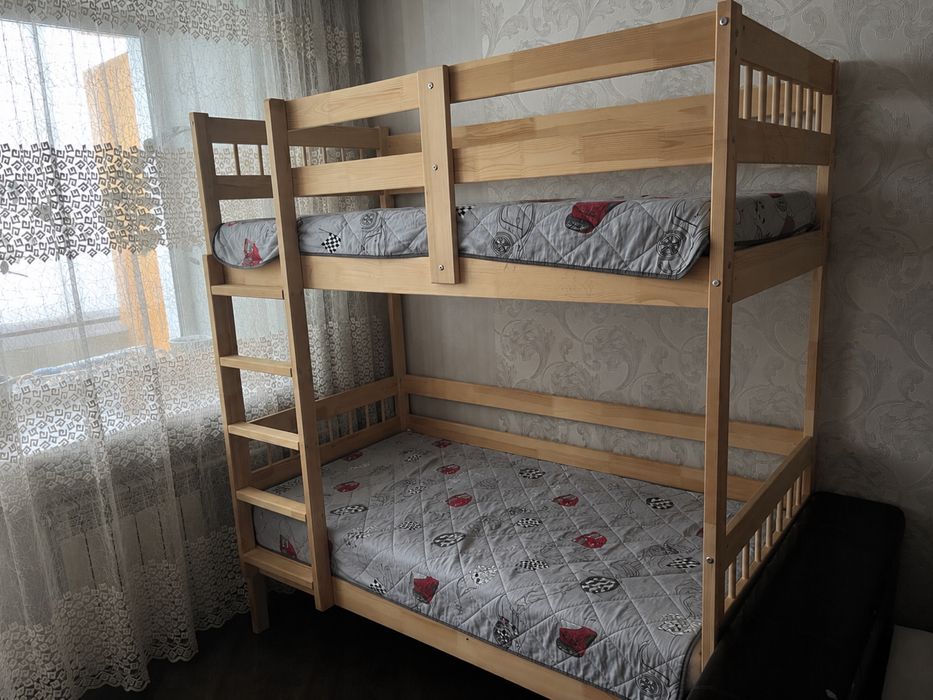 Продам кровать двухэтажную 160*80 матрас в комплекте