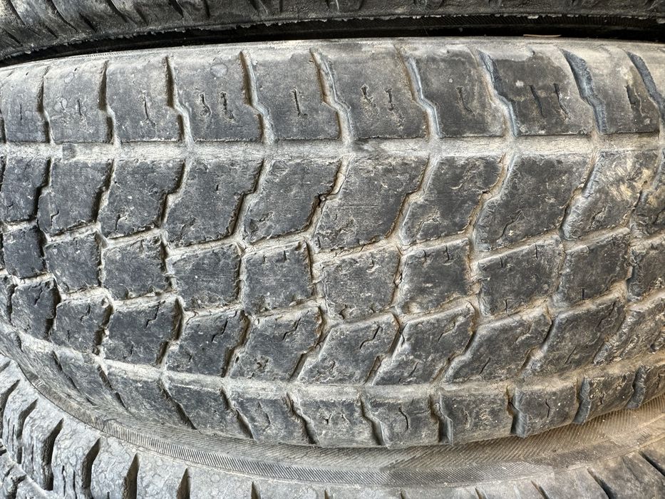 Шины колеса 225/75/16С