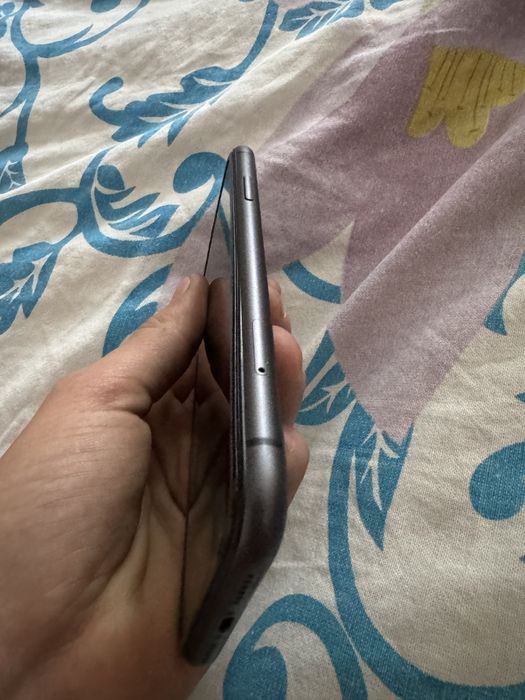 Продам айфон 11 128гб