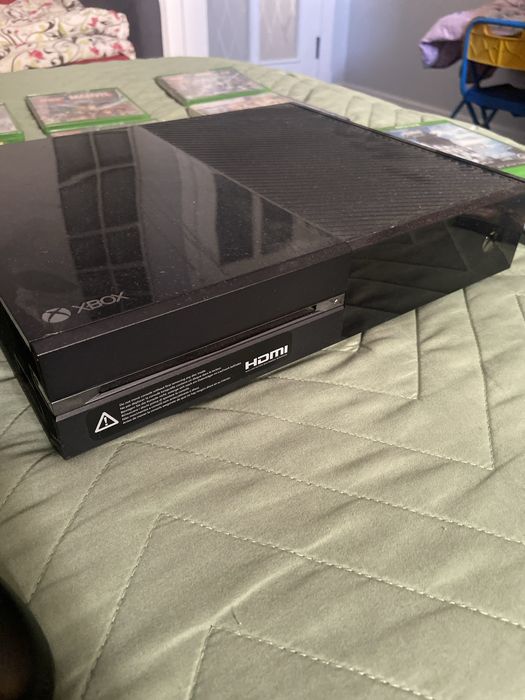 Xbox one + kinect + 11 дисковых игр