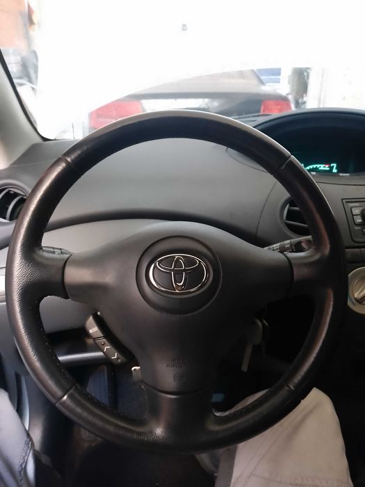 Toyota Yaris 1.3 Климатик тойота ярис