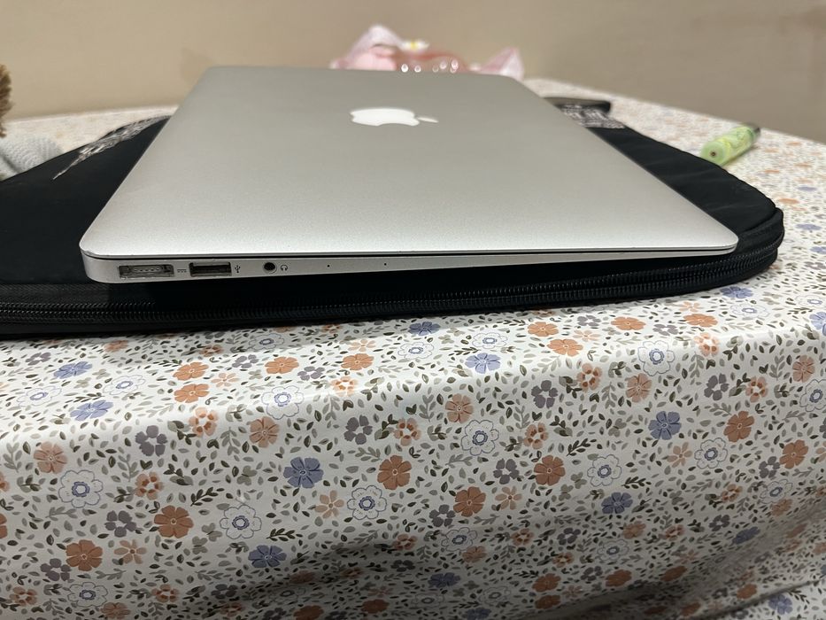 Apple Macbook Air