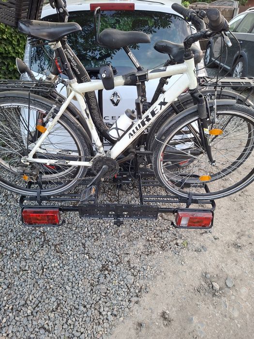 Sport pe cui 2 biciclete Thule 913 914