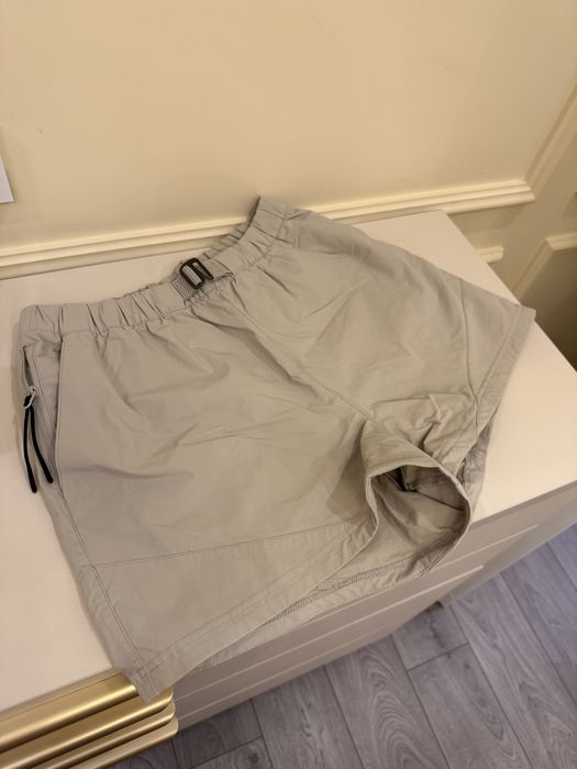 Спортивные шорты