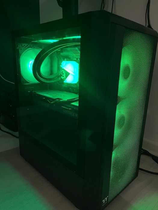 PC i7 14700k, 64 GB RAM, placa video RTX4060 8GB, stocare 2TB + 750GB