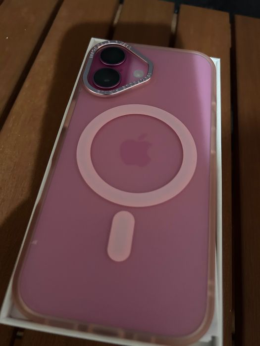 Vând iPhone 16 , Pink, 128 GB,