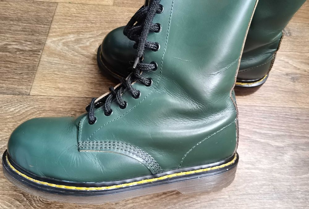 Кубински Dr. Martens made in England