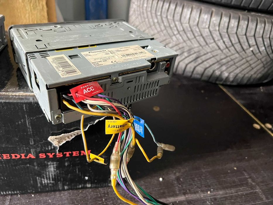 Продавам различни видове мултимедия/радио/usb/mp3 и т.н.!