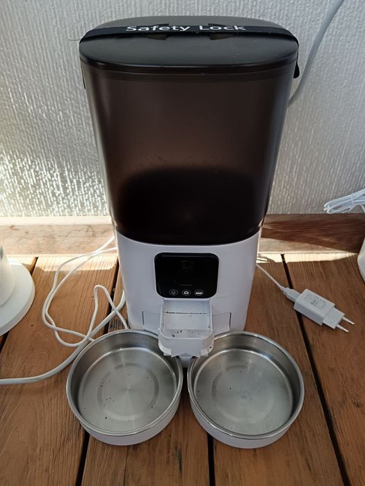 Новая кормушка для животных