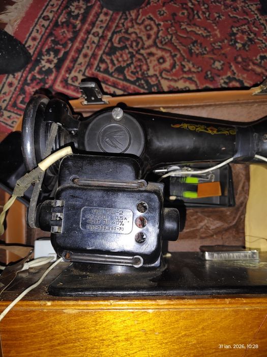Mașină de cusut electrică Ruseasca