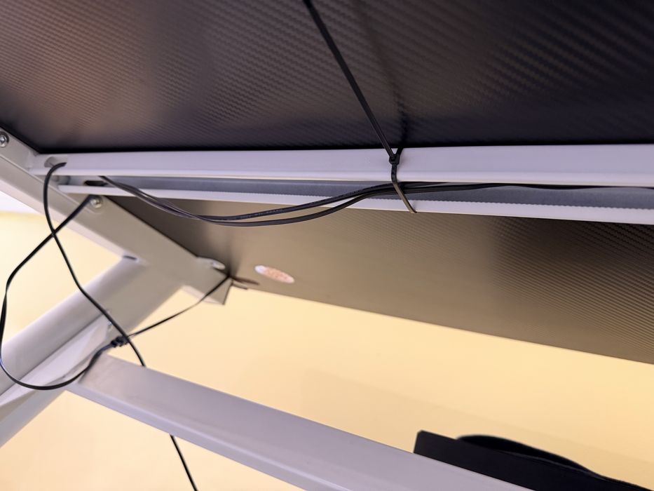 Геймърско бюро с RGB