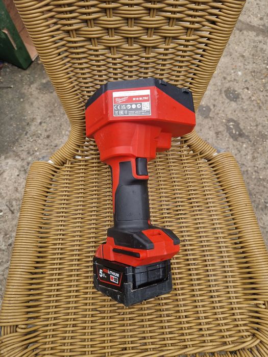 Mașină de tăiat tije filetate Milwaukee M18 BLTRC 2025