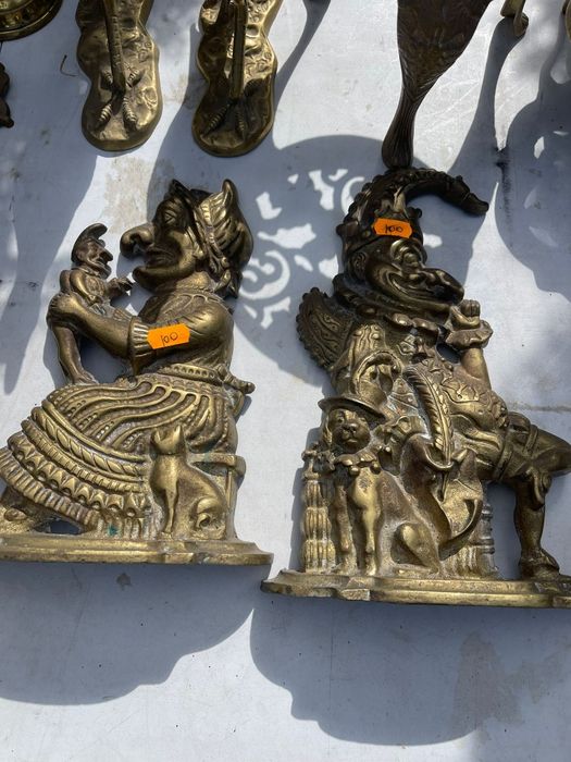 Бронзови фигури от Англия