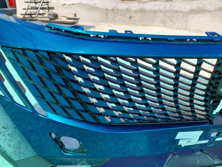 Броня грил решетка 2бр   пежо 3008 Е 2024г  Peugeot 3008 E