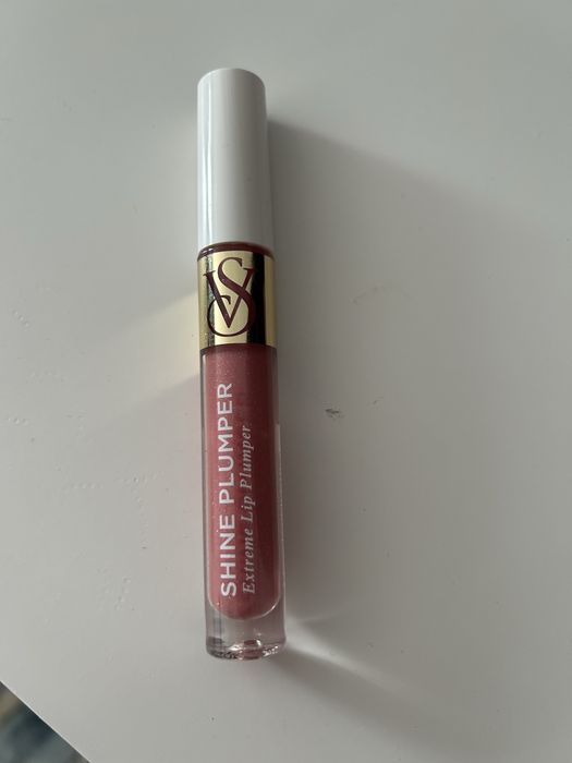 Luciu de buze pt volum Victoria Secret