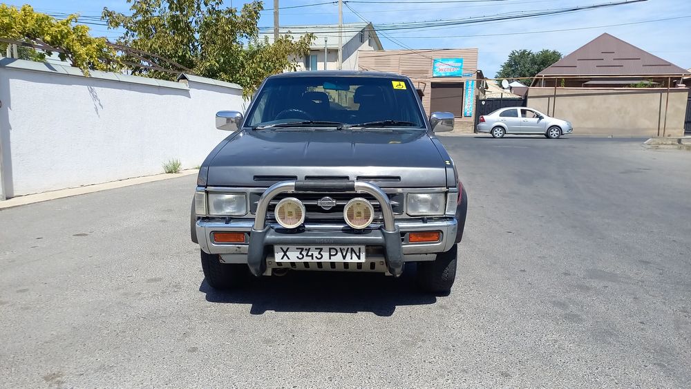 Ниссан Террано 1995 года