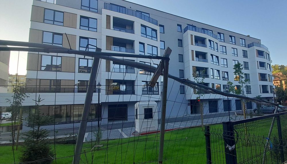 Гараж под наем в Перник кв. Изток