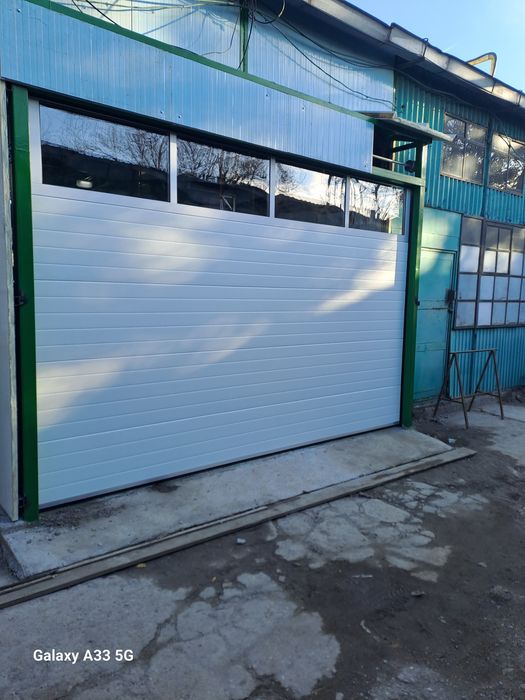 Ușa de garaj secționala