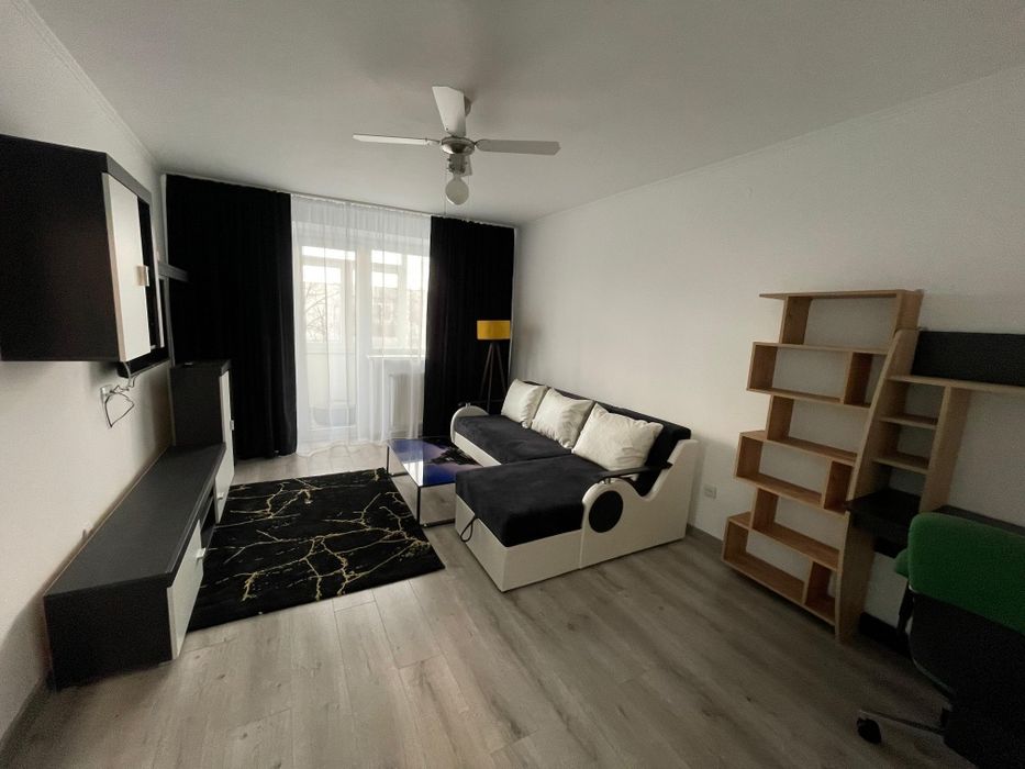 Închiriez apartament mobilat și utilat în suprafață de 50MP , decomandat — fotografia 1