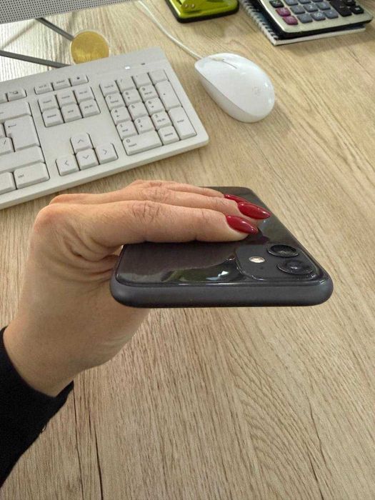 iPhone 11, объем 128 ГБ, батарея 81%