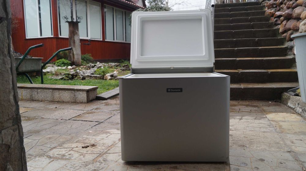 Мобилен хладилник за къмпинг - на ток или газ DOMETOC RC1200EGP