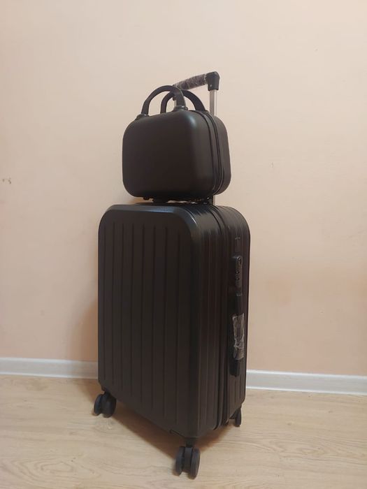 Дорожный чемодан