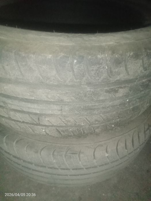 Продам 2 шт шины