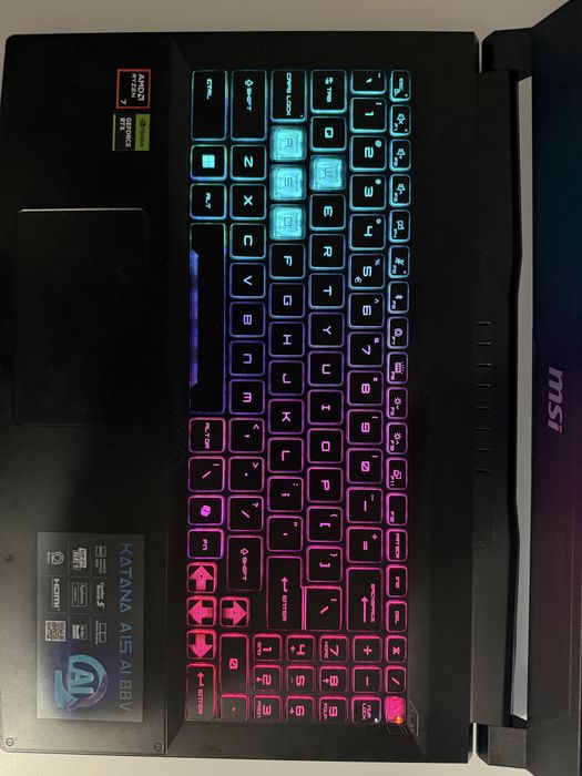 Laptop gaming MSI KATANA A15 procesor AMD RYZEN 7 8845HS 5.1gGHz 16GB RAM DDR5, placa video NVIDIA GEFORCE RTX 4060 8GB GDDR6, FULL HD IPS 144Hz