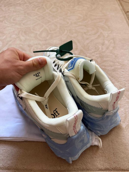 Adidasi Off-White ODSY 1000