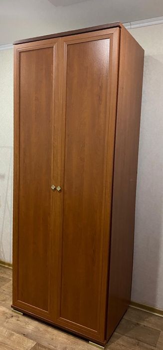 Шкаф и стенка.