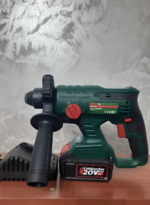 Продам перфоратор Dwt 20v