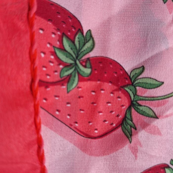 Esarfa matase Sergio! Capsunele!