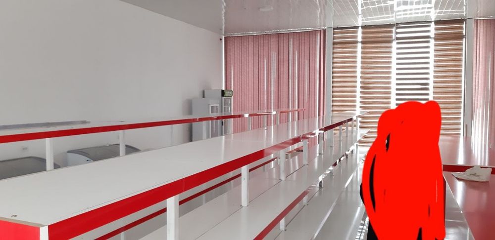 Magazin uchun tayyor polkalar