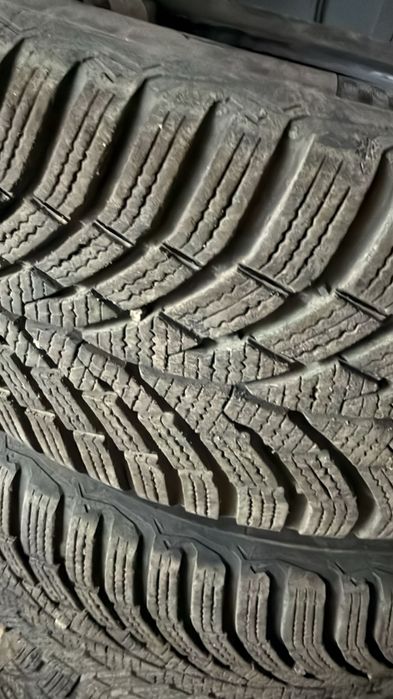 Set 4 anvelope iarna Continental 205/55 R16