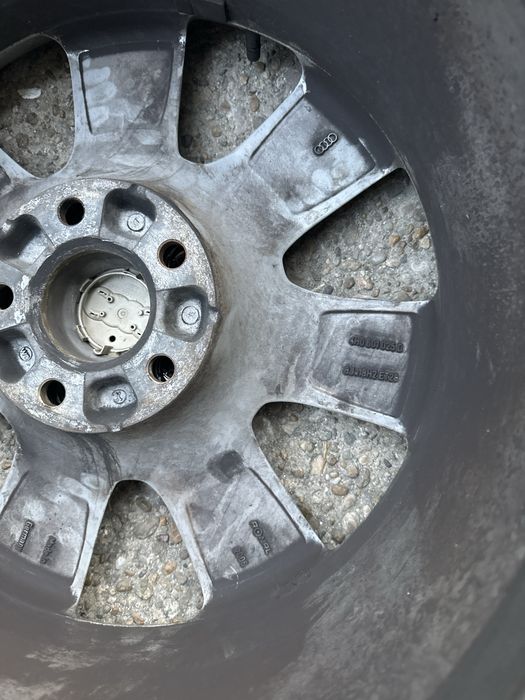 ауди А8 гуми джанти 18