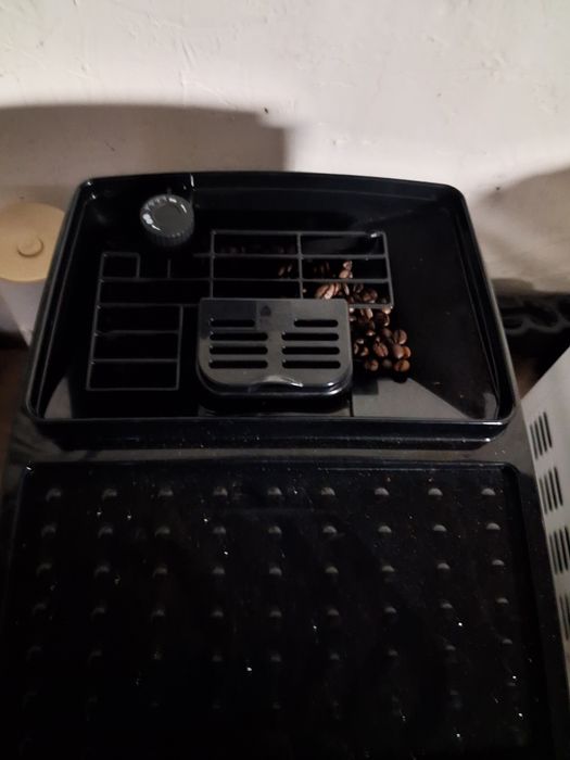 Продавам кафе автомат делонги