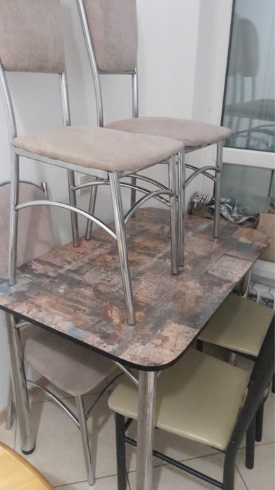 Стол с 6 стулями