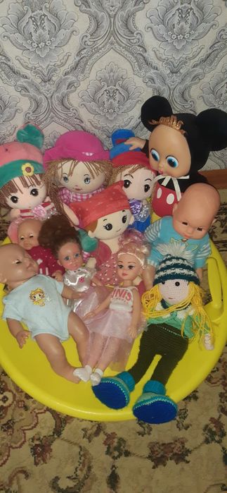 Игрушечные куклы разные