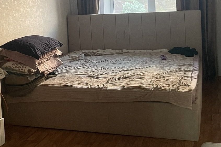 Продам двуспальную кровать