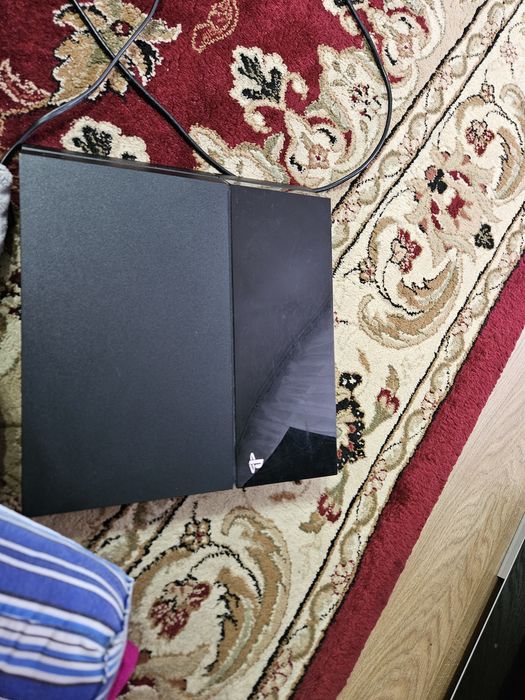 Продам Playstation 4