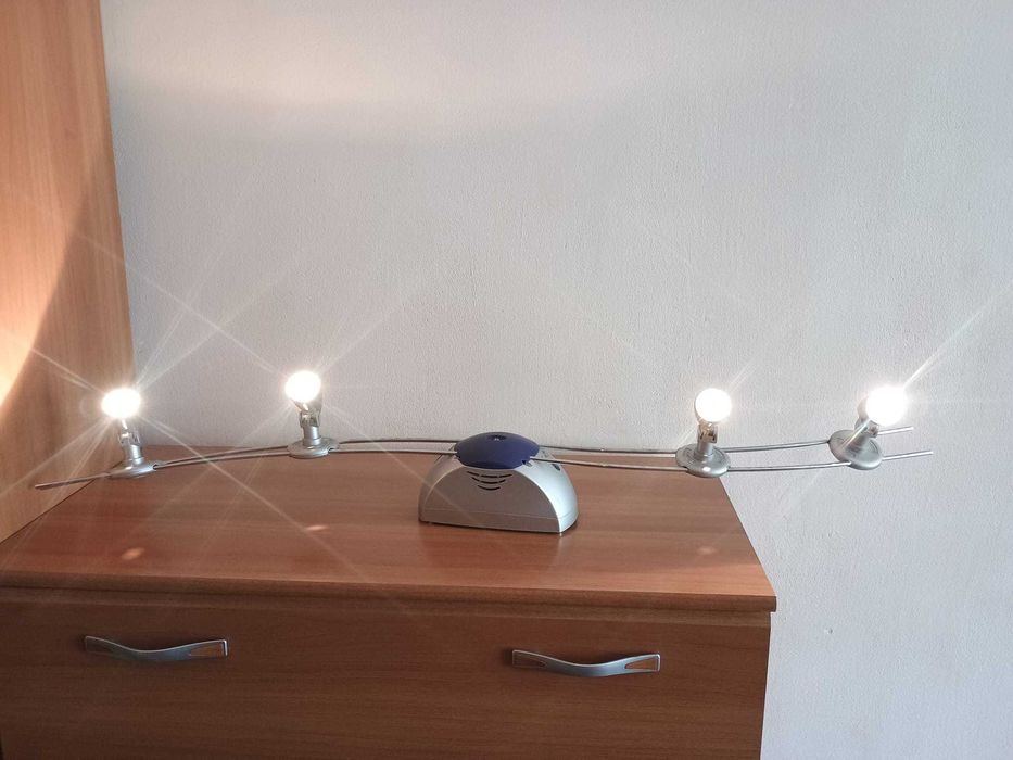 Șifonier 40 x 60 x 2,21, birou 120 x 60 x 76, aplică iluminat