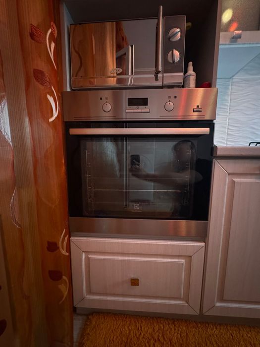 Продам духовой шкаф